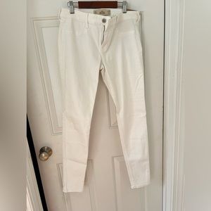 Junior size 7R white Hollister NWT w28 L31 super skinny